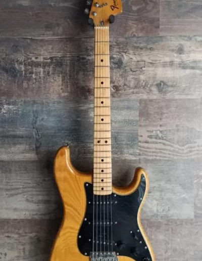 Exposición en pared de guitarra Fender Stratocaster USA 1978
