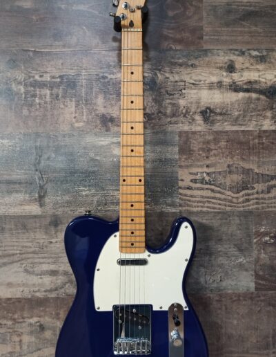 Exposición en pared de guitarra Fender Tele Std Blue