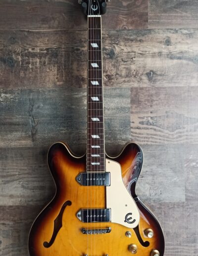 Exposición en pared de guitarra Epiphone Elitist 1965 Casino Reissue